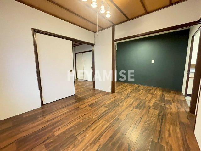 PEACE HOME 白木の内装