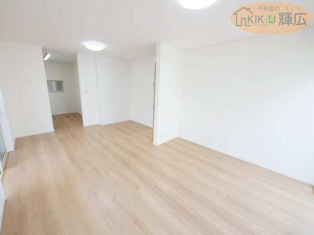 明石市魚住町清水　中古戸建の居間・リビング