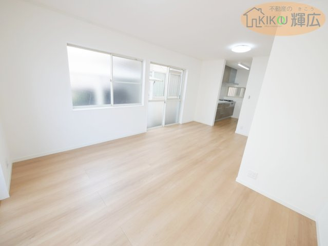 明石市魚住町清水　中古戸建の居間・リビング