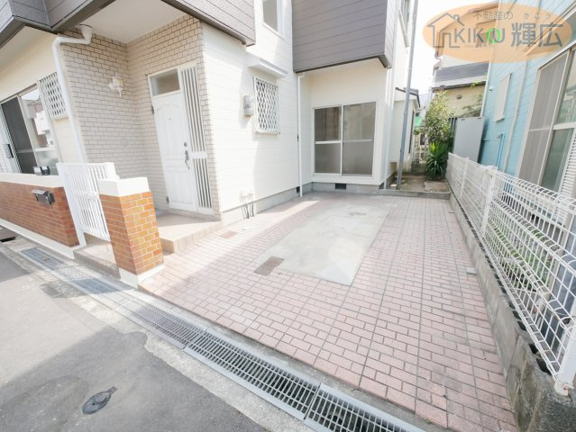 明石市魚住町清水　中古戸建の駐車場