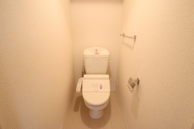 コゥジーコートのトイレ|もちろん温水洗浄暖房便座です