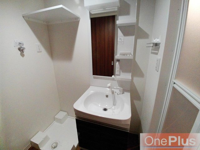ONLYONE灘南通の洗面所