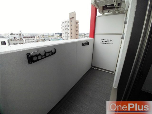ONLYONE灘南通のバルコニー