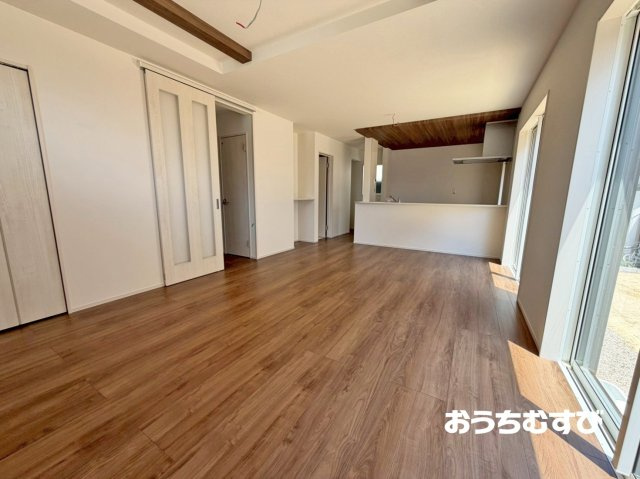 小牧市下小針中島3丁目(全1棟)の居間・リビング