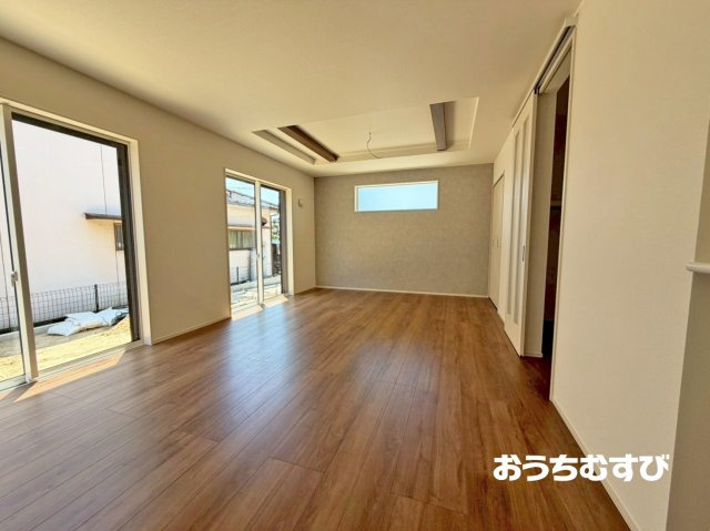 小牧市下小針中島3丁目(全1棟)の居間・リビング