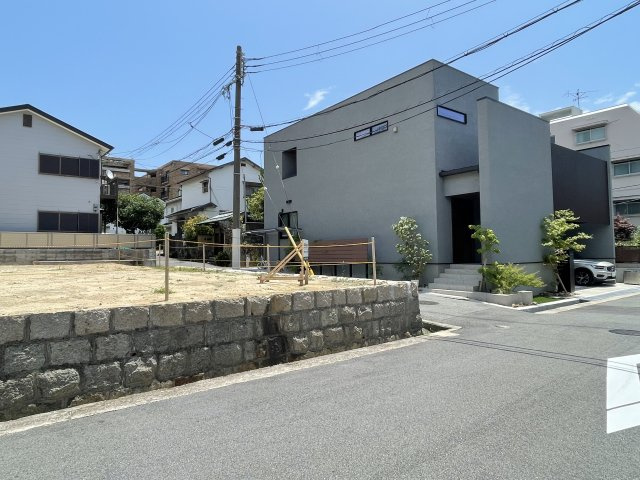 芦屋市親王塚町　売土地　約72坪の前面道路含む現地写真