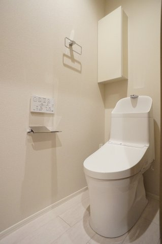 【トイレ】 | ジャンヴィエ・ルナ | 暖房洗浄便座付きトイレです