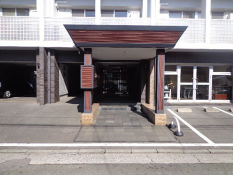 熊本市中央区大江５丁目の賃貸マンションのエントランス