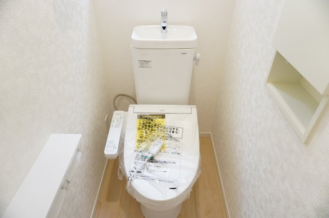 草加市瀬崎5丁目 新築分譲住宅 全10棟 2号棟のトイレ|2階