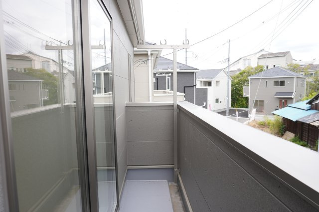 草加市瀬崎5丁目 新築分譲住宅 全10棟 2号棟のバルコニー
