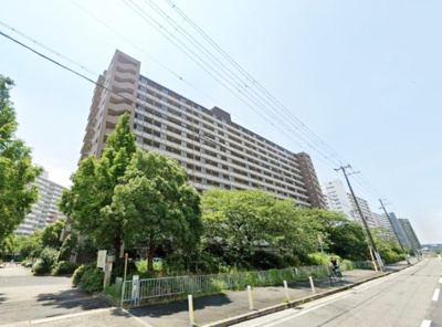 【外観】 | 武庫川はなのまち30号棟 | 専有面積97.66平米、広々4LDK。３部屋がバルコニーに面した明るい住まい