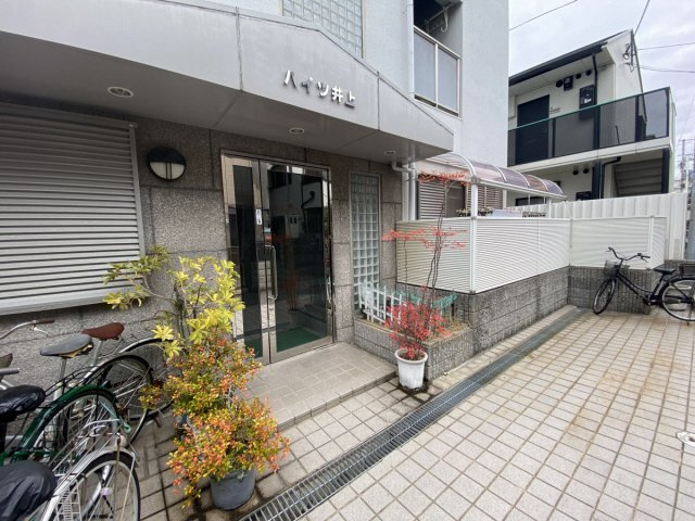 ハイツ井上のエントランス