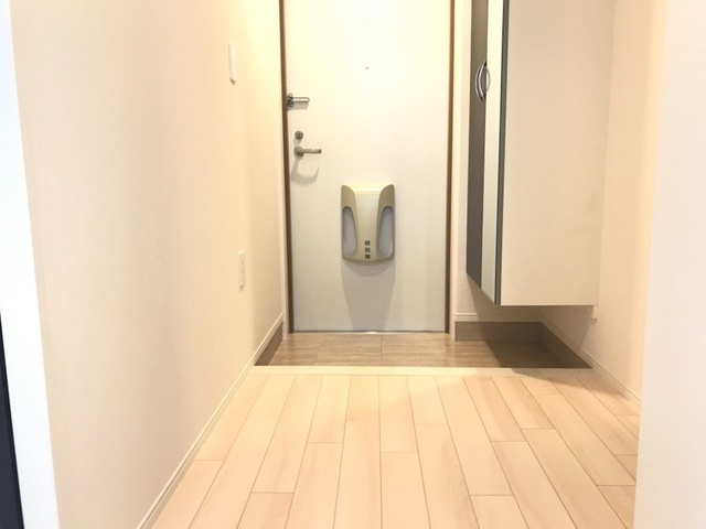 グランディール　ホーク花畑の玄関|シューズボックス付きの玄関です★
