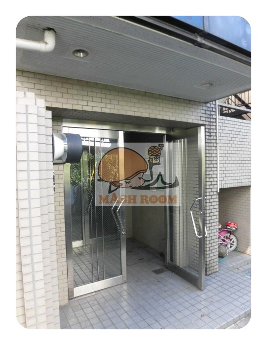 センリーフ旭Ⅱのエントランス