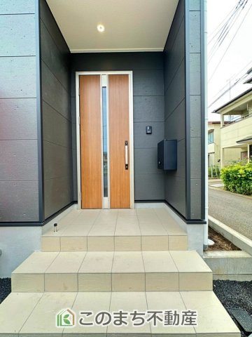 CRADLEGARDEN宇都宮市下荒針町第3の玄関|玄関周りは家の顔！スタイリッシュな玄関が特徴です！
