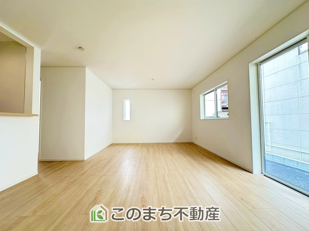 CRADLEGARDEN宇都宮市下荒針町第3の居間・リビング|オープンでのびやかな空間を生み出す、こだわりの広がりとゆとり。家族と過ごす時間を大切にしたい方にぴったりの明るくゆとりある住空間です。
