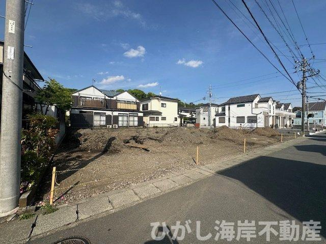 茅ヶ崎市甘沼　売地　全4区画の前面道路含む現地写真|4月24日撮影　造成工事中　現地外観