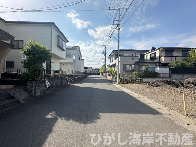 茅ヶ崎市甘沼　売地　全4区画の前面道路含む現地写真|4月24日撮影　造成工事中　現地外観
