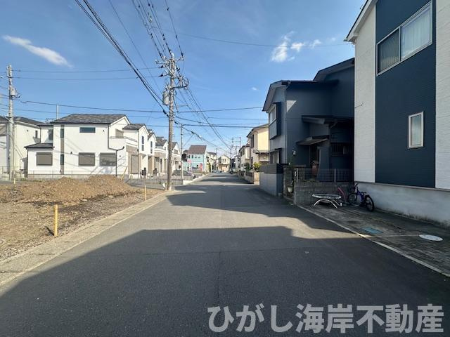 茅ヶ崎市甘沼　売地　全4区画の前面道路含む現地写真|4月24日撮影　造成工事中　現地外観