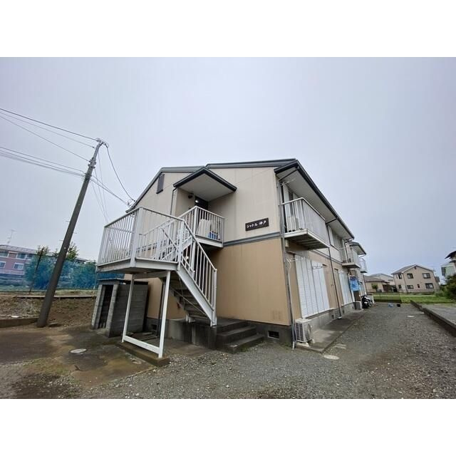 伊勢原市神戸のアパートの外観