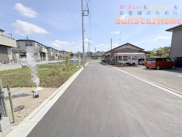 【サンスターホーム】羽村市羽加美3丁目　建築条件付売地3区画の前面道路含む現地写真