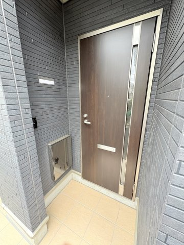 ヴェリテ昭島の玄関