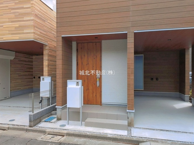 杉並区下井草3丁目 全3棟 3号棟の玄関