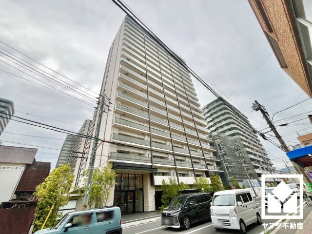 クラッシィハウス京都六地蔵ブライトタワー棟の外観