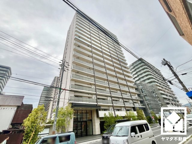 クラッシィハウス京都六地蔵ブライトタワー棟の外観