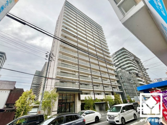 クラッシィハウス京都六地蔵ブライトタワー棟の玄関
