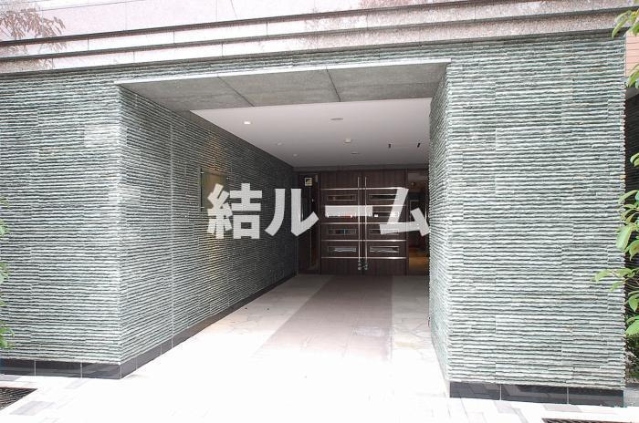 北区東十条１丁目の賃貸マンションのエントランス