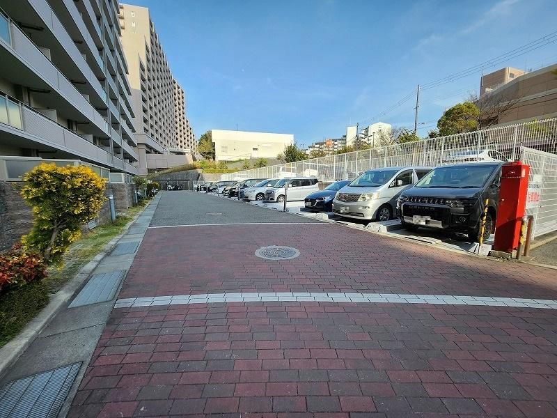 ウインヒルズジェームス山 の駐車場