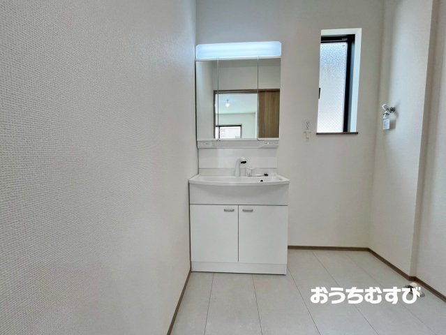 小牧市小牧1丁目137番(全1棟)の洗面所