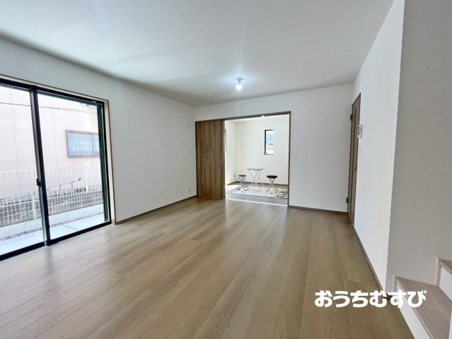 小牧市小牧1丁目137番(全1棟)の居間・リビング