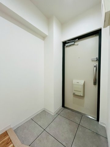 【玄関】 | シャトー幸福 | コンパクトなシューズラックなら問題なく設置できそうです。