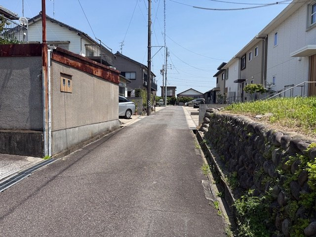 常滑市青海町7丁目　売地の前面道路含む現地写真|前面道路