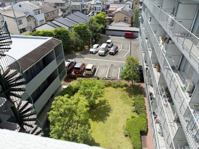 衣笠グリーンハイツの庭