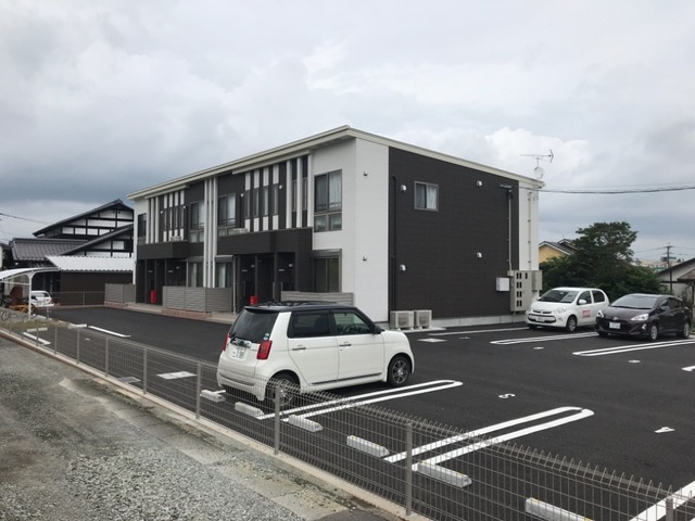 グレイシャスのエントランス|清潔なエントランスです★