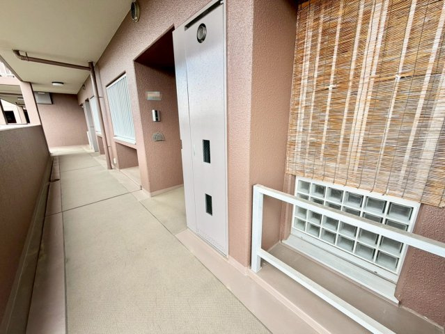 サンシティ羽倉崎の玄関|玄関外部廊下
