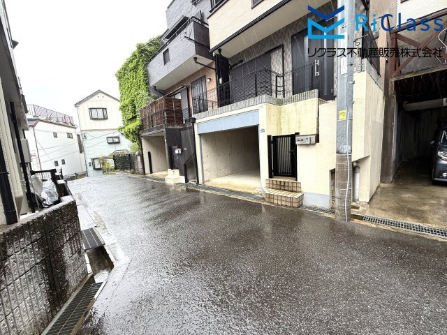 中古戸建　神戸市兵庫区湊川町10丁目21の前面道路含む現地写真|前面道路含む現地写真です