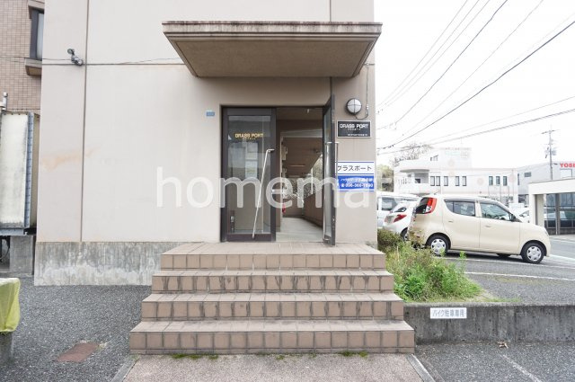 熊本市中央区平成２丁目の賃貸マンションのエントランス