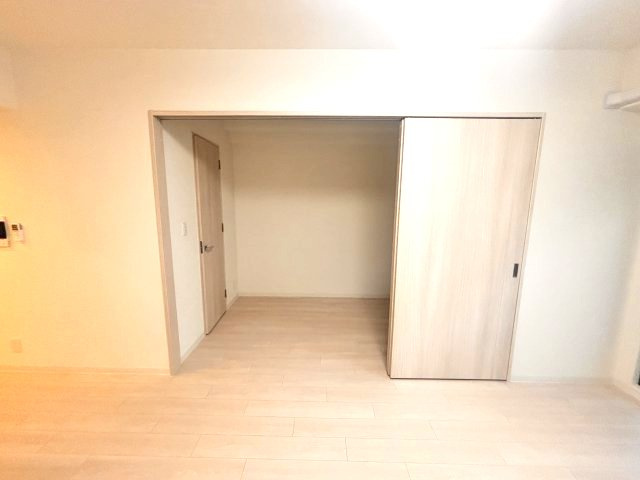 ソルテラス神戸栄町通の洋室