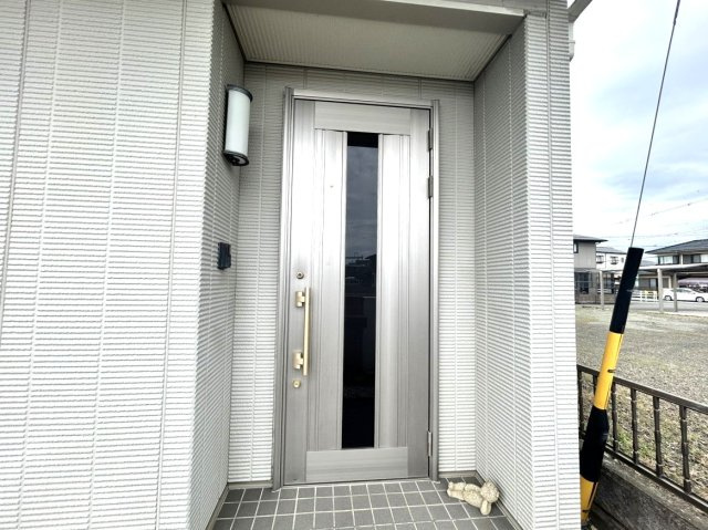 中古戸建のエントランス
