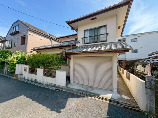 草津市西渋川1丁目　中古戸建ての駐車場