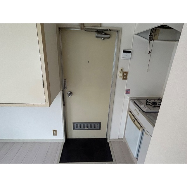 メゾンクレセールの玄関