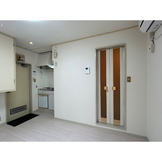 メゾンクレセールの居間・リビング