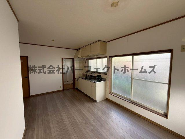 河合ハイツ池之宮の居間・リビング|こちらの居間で趣味の時間をお楽しみください