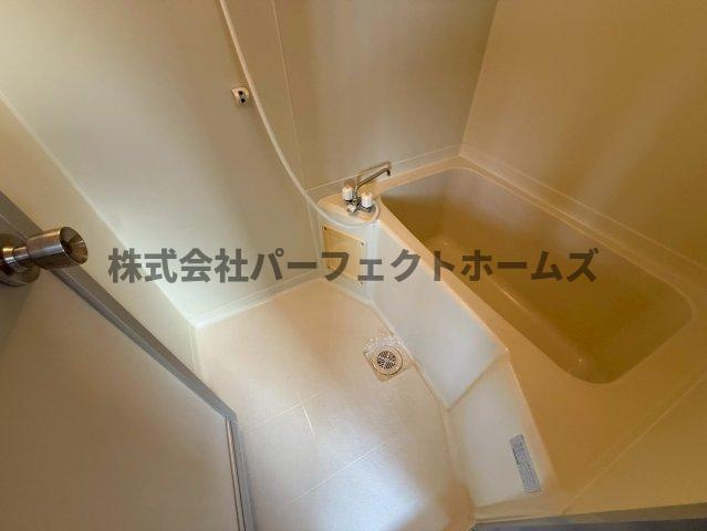 河合ハイツ池之宮の浴室|ゆったり過ごせるお風呂です