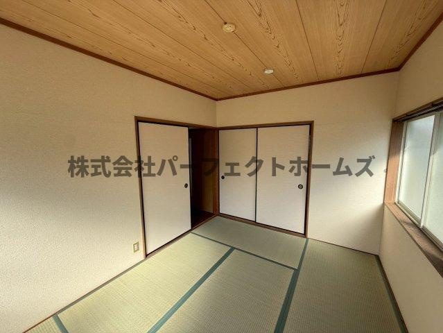 河合ハイツ池之宮の和室|い草の香りが落ち着く素敵な和室です