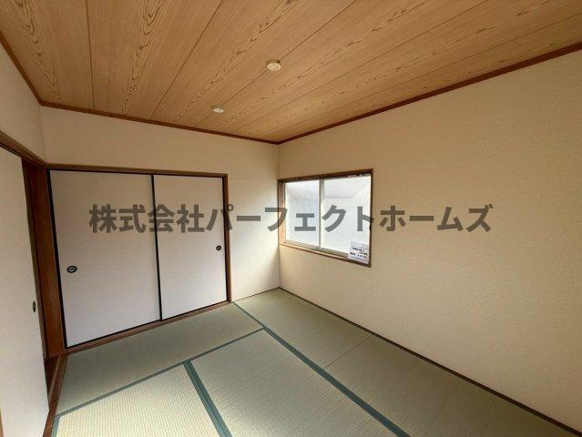河合ハイツ池之宮の和室|明るい和室です
